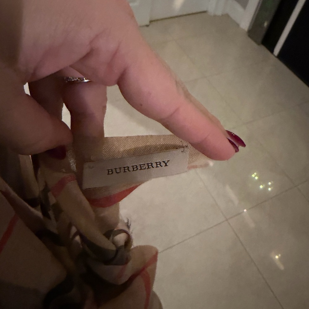 Classic Burberry wide check silk wool scarf - Picture 8 of 13